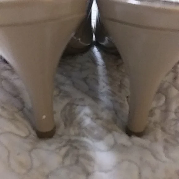 Women high heel shoe by Kenneth Cole 71/2 - Picture 4 of 9
